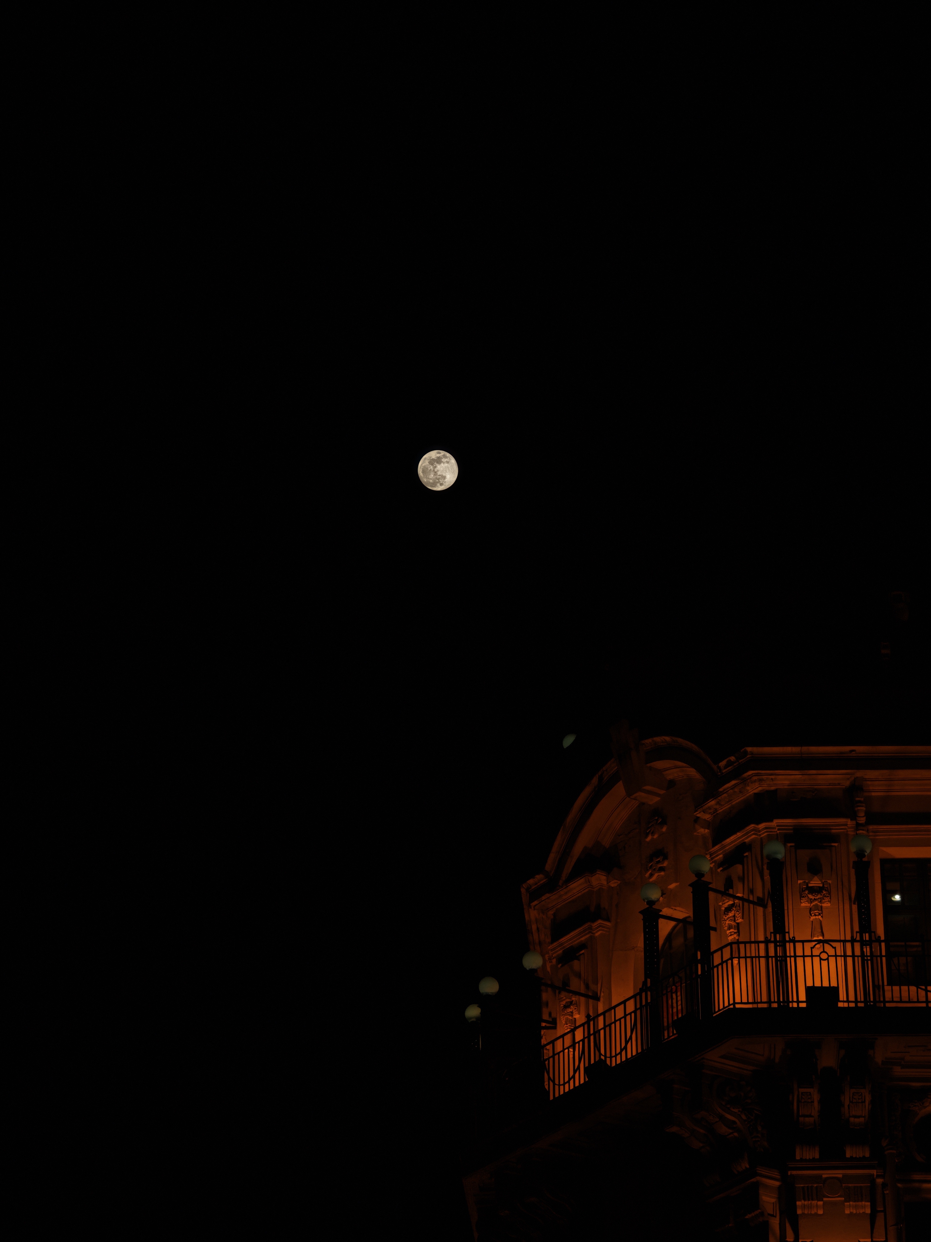 黑夜里的太阳